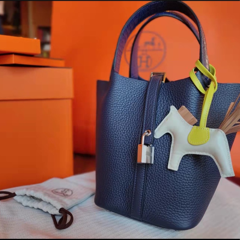 Hermes picotin touch 18 in blue night/blue sapphire color